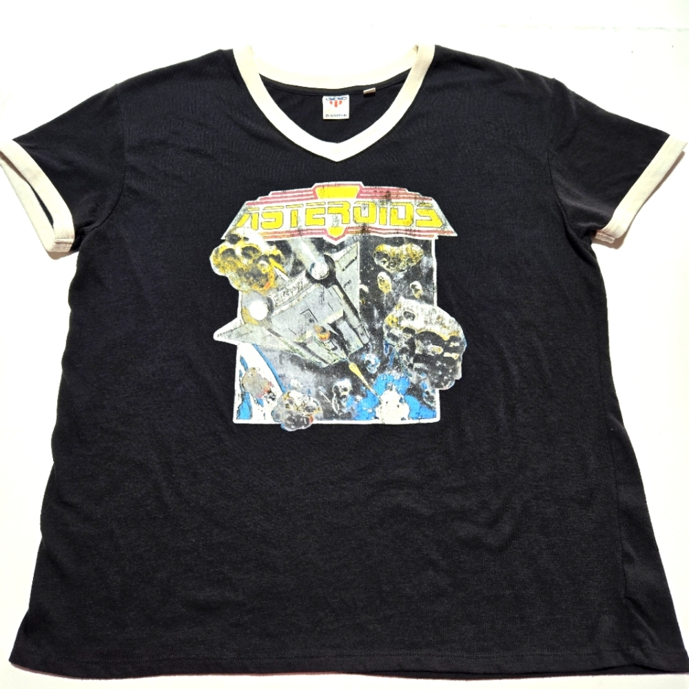 Vintage Astroids Mens V-neck t-shirt Size XXL Black Video gamer